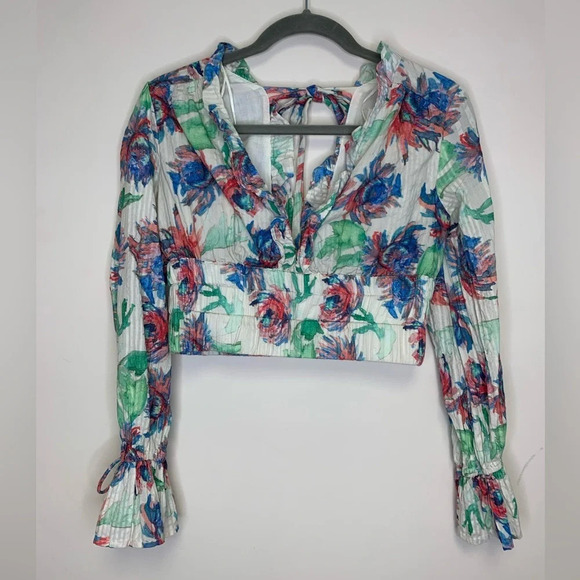 By Anthropologie Floral Plunging Neckline Long  Sleeve Crop Top Size XS - Picture 2 of 12